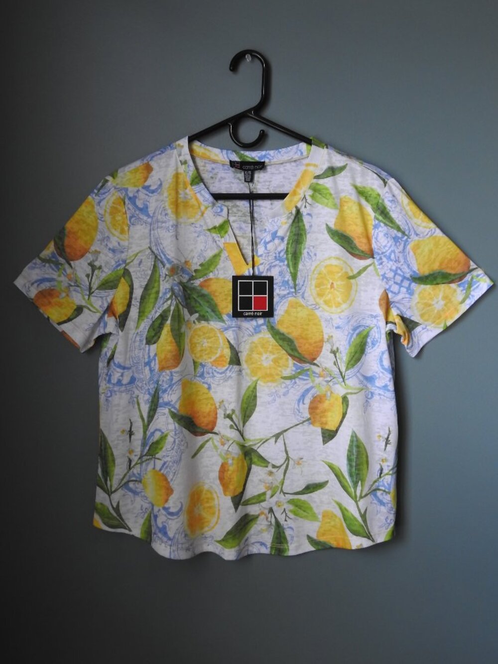 Carre Noir Extra Large Short Sleeve Lemon Blouse